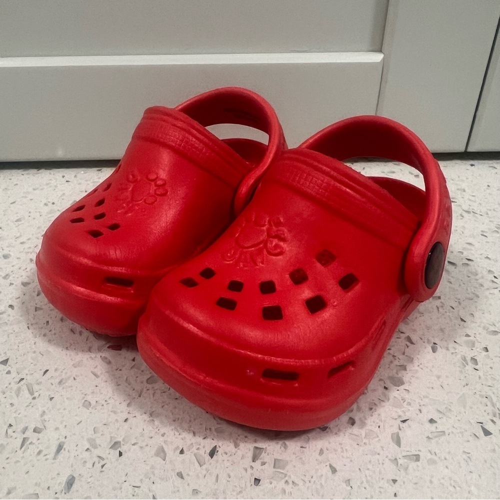 NWOT DAWGS Baby Shoes | Size 3US/18EU